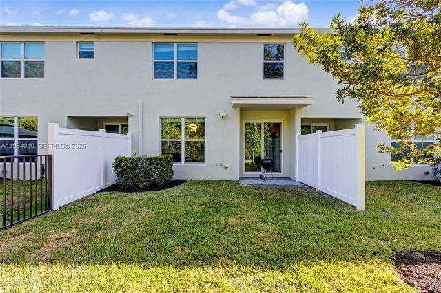 4303 Hammock Grove Dr, Lake Worth, FL 33467