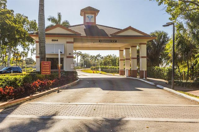 4303 Hammock Grove Dr, Lake Worth, FL 33467