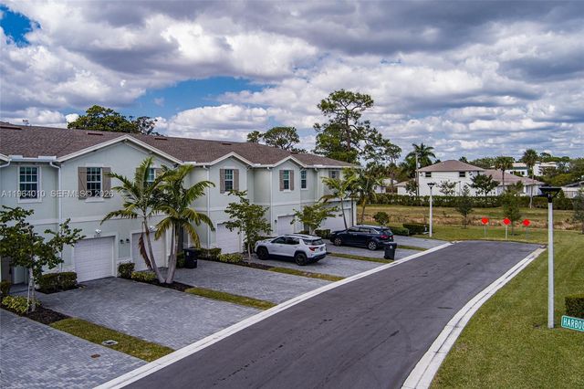 4303 Hammock Grove Dr, Lake Worth, FL 33467