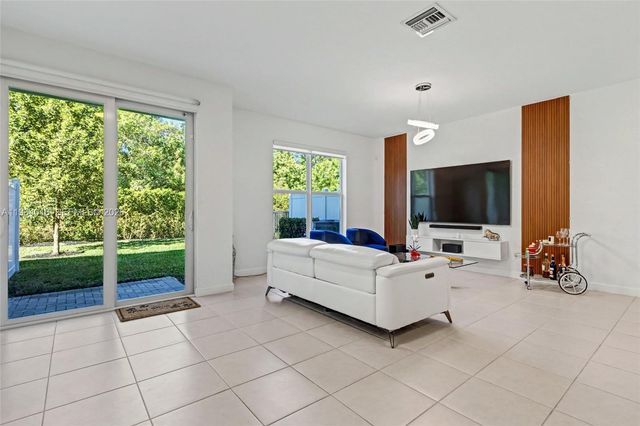 4303 Hammock Grove Dr, Lake Worth, FL 33467