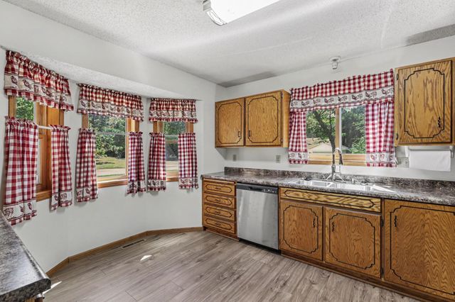 14372 Jonquil Street NW, Andover, MN 55304
