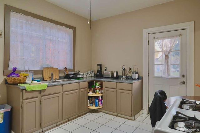 54 Abbott Street, River Rouge, MI 48218