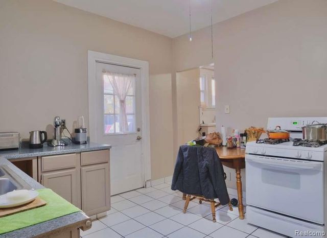 54 Abbott Street, River Rouge, MI 48218