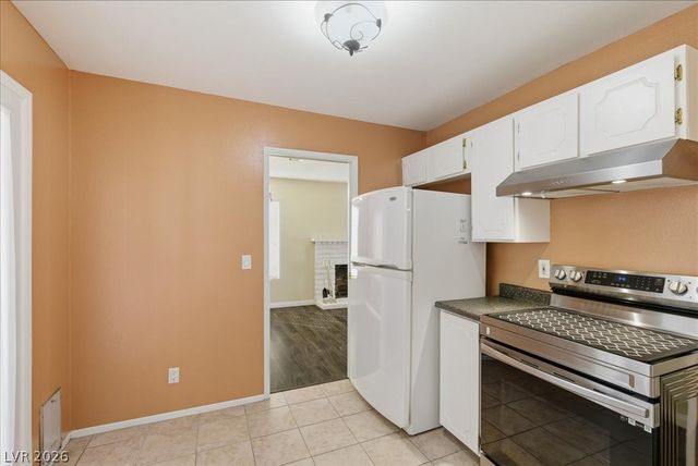 5260 North Lakewood Court, Las Vegas, NV 89120