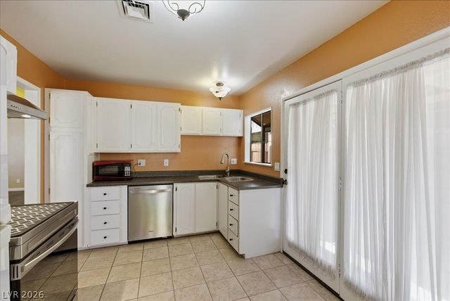 5260 North Lakewood Court, Las Vegas, NV 89120