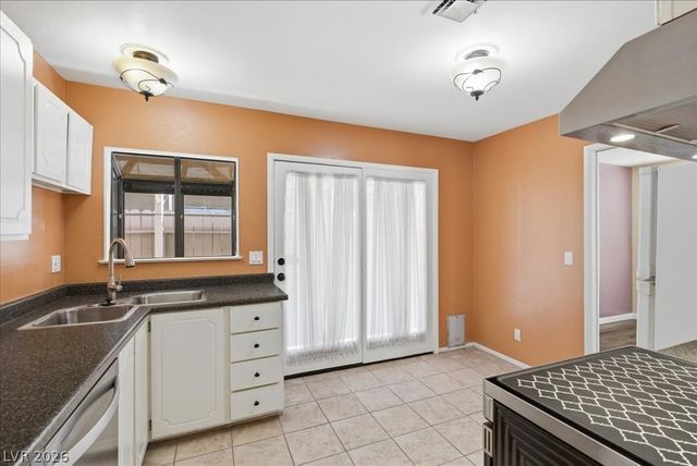 5260 North Lakewood Court, Las Vegas, NV 89120