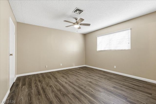 5260 North Lakewood Court, Las Vegas, NV 89120