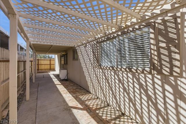 5260 North Lakewood Court, Las Vegas, NV 89120