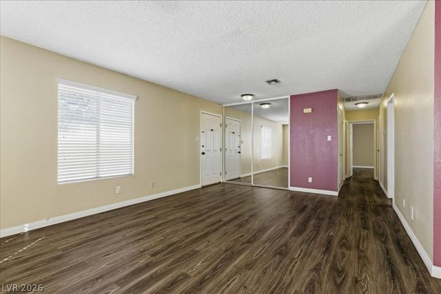 5260 North Lakewood Court, Las Vegas, NV 89120