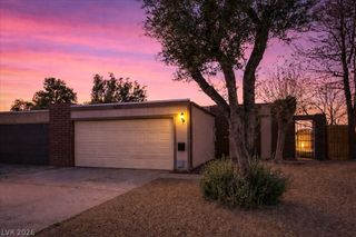 5260 North Lakewood Court, Las Vegas, NV 89120