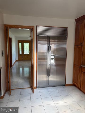 5800 PLAINVIEW RD, Bethesda, MD 20817
