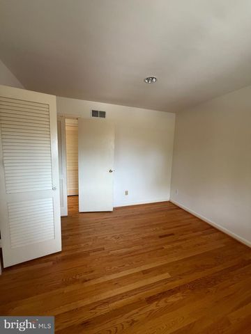 5800 PLAINVIEW RD, Bethesda, MD 20817