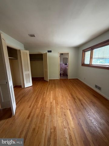 5800 PLAINVIEW RD, Bethesda, MD 20817