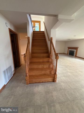 5800 PLAINVIEW RD, Bethesda, MD 20817