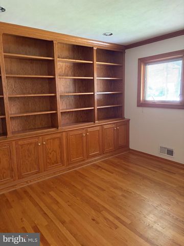 5800 PLAINVIEW RD, Bethesda, MD 20817