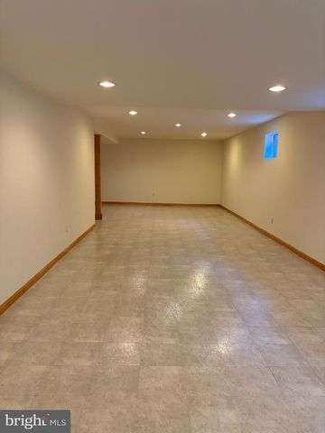 5800 PLAINVIEW RD, Bethesda, MD 20817