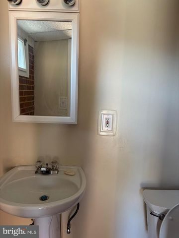 5800 PLAINVIEW RD, Bethesda, MD 20817