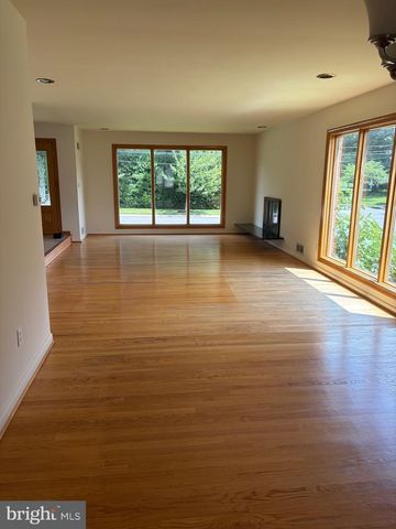 5800 PLAINVIEW RD, Bethesda, MD 20817