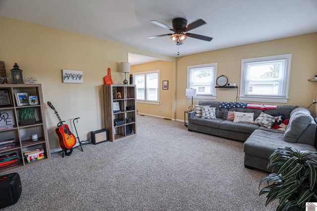 3039 Old Mayfield Rd, Paducah, KY 42003