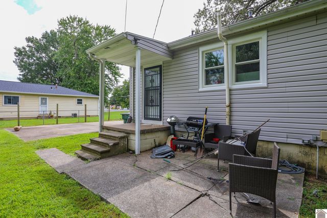 3039 Old Mayfield Rd, Paducah, KY 42003