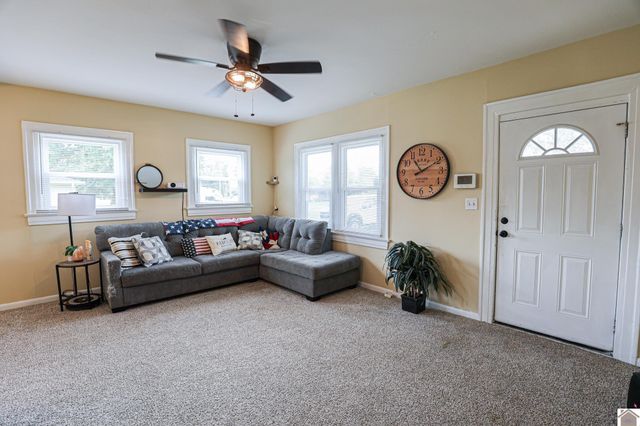 3039 Old Mayfield Rd, Paducah, KY 42003