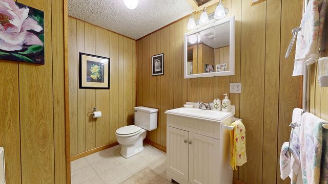 2202 Lakewood Dr, Mansfield, OH 44905