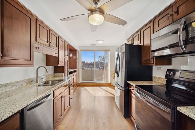 6400 N Cicero Avenue 315, Lincolnwood, IL 60712