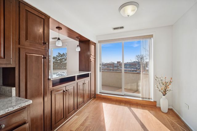 6400 N Cicero Avenue 315, Lincolnwood, IL 60712