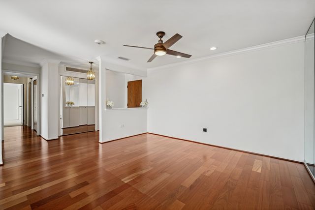 6400 N Cicero Avenue 315, Lincolnwood, IL 60712