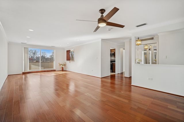 6400 N Cicero Avenue 315, Lincolnwood, IL 60712