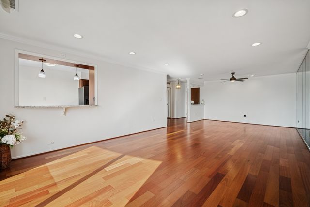 6400 N Cicero Avenue 315, Lincolnwood, IL 60712