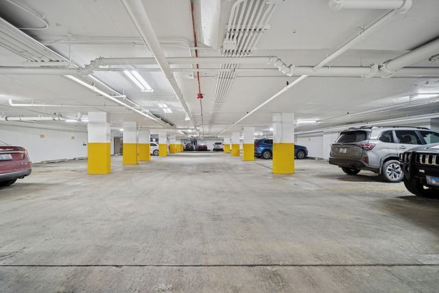 6400 N Cicero Avenue 315, Lincolnwood, IL 60712