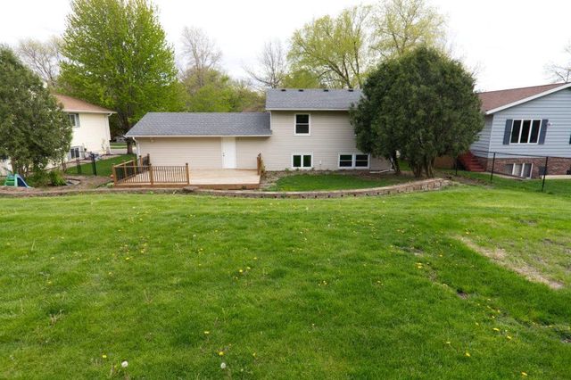 509 Meadow Run Drive SW, Rochester, MN 55902