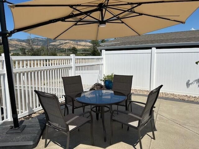 333 Mountain View Drive 121, Talent, OR 97540