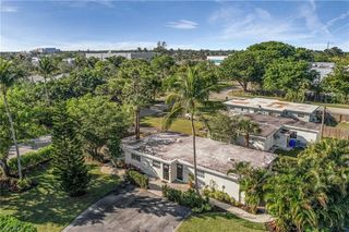 1011 11th ST N, Naples, FL 34102