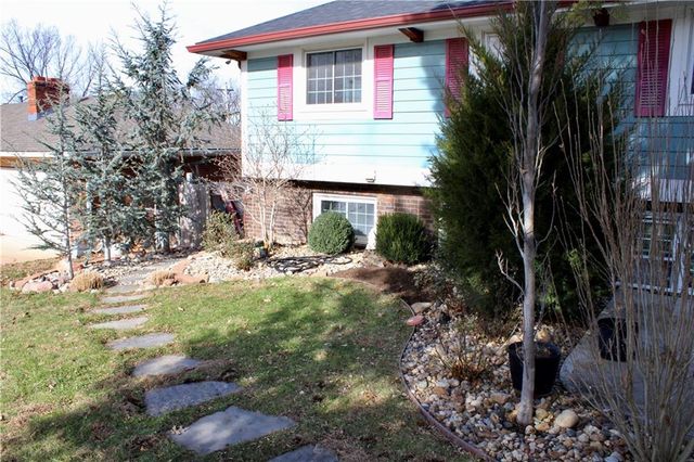 5948 Richmond Avenue, Kansas City, KS 66102