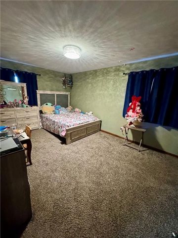 5948 Richmond Avenue, Kansas City, KS 66102