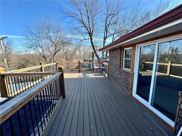 5948 Richmond Avenue, Kansas City, KS 66102