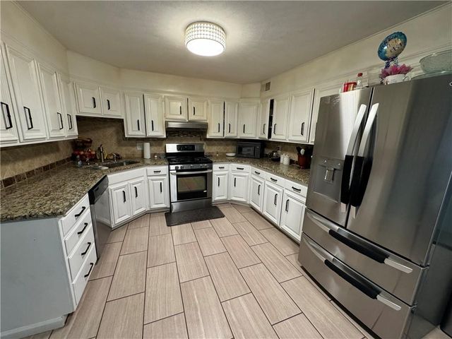 5948 Richmond Avenue, Kansas City, KS 66102