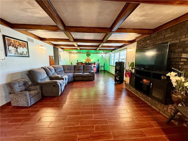 5948 Richmond Avenue, Kansas City, KS 66102