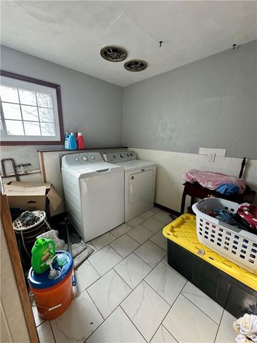 5948 Richmond Avenue, Kansas City, KS 66102