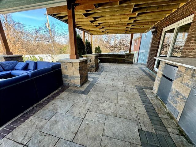 5948 Richmond Avenue, Kansas City, KS 66102