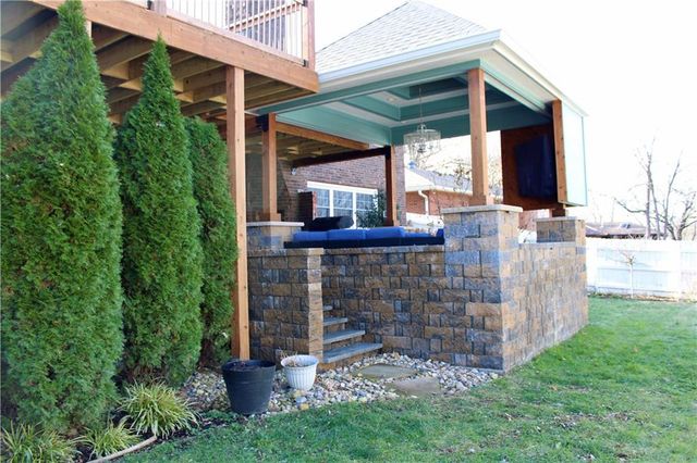 5948 Richmond Avenue, Kansas City, KS 66102