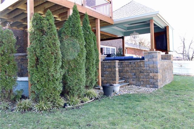 5948 Richmond Avenue, Kansas City, KS 66102