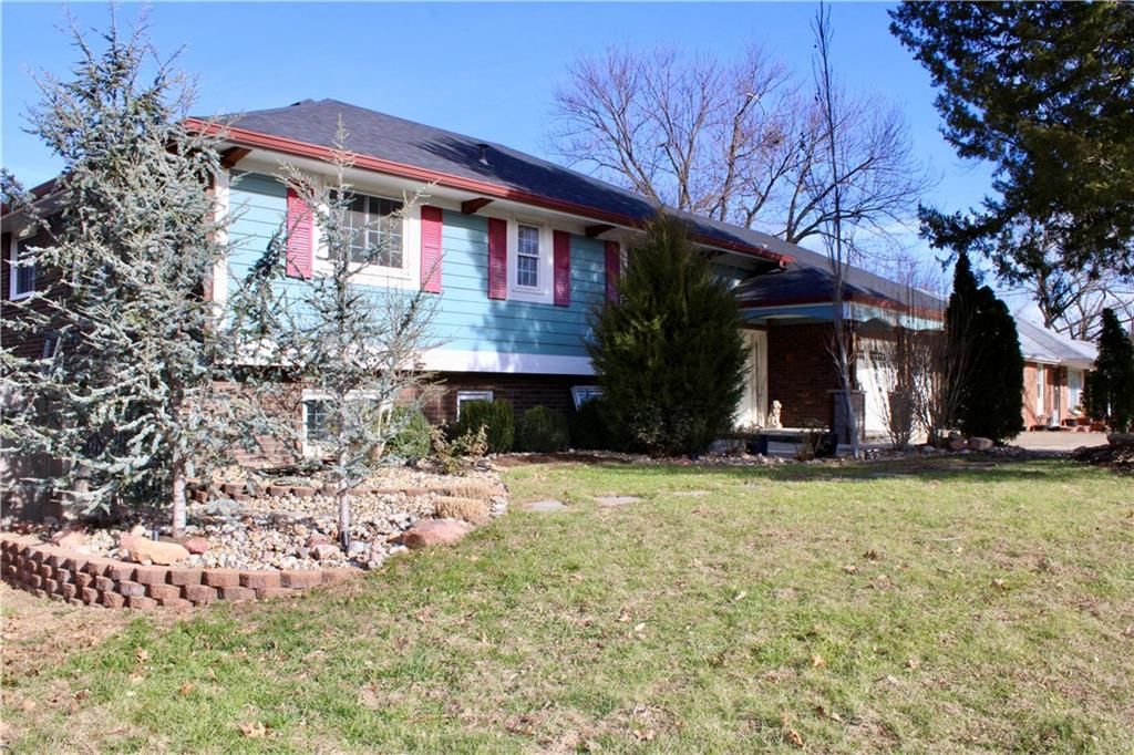 5948 Richmond Avenue, Kansas City, KS 66102