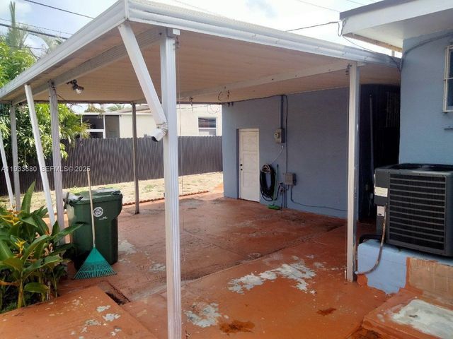 4990 E 1st Ave, Hialeah, FL 33013