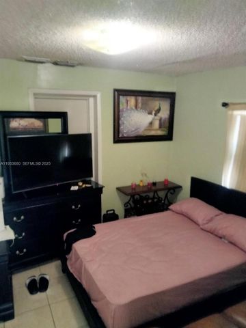 4990 E 1st Ave, Hialeah, FL 33013