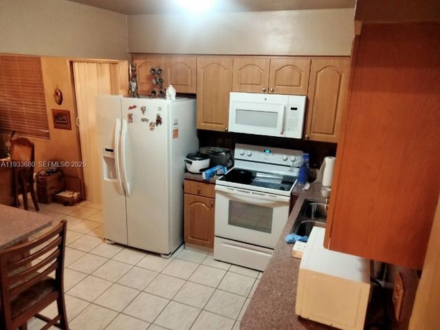 4990 E 1st Ave, Hialeah, FL 33013