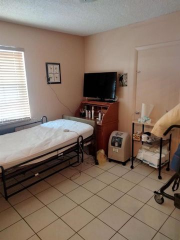 4990 E 1st Ave, Hialeah, FL 33013