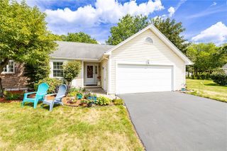 6 Hampton Circle, Perinton, NY 14450